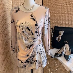 NWT Calvin Klein Blouse - Blush with BlCk, Grey and White Flowers. Gold Buckle M